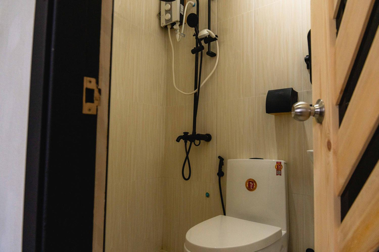 Shower 4, Naza Lodge