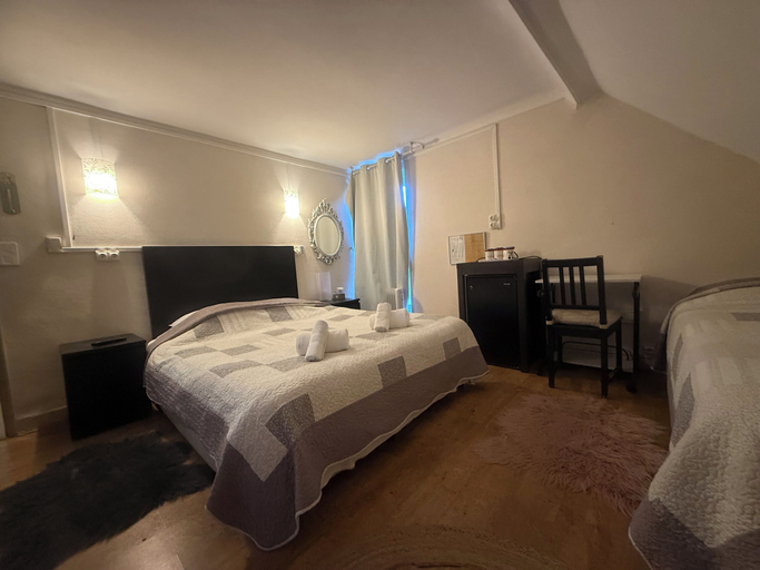 Bedroom 3, Auberge aux mille saveurs, Yonne