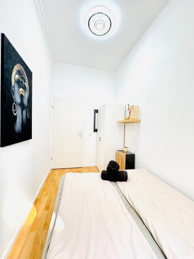 Room 3, Urban 10BR Retreat Near Rathausplatz, Wien