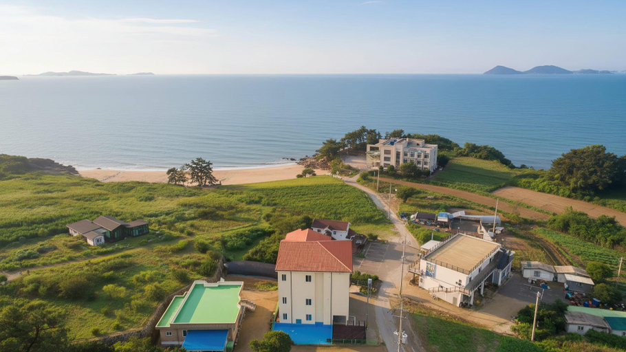 Exterior & Views 1, Buan TomynSpa Pension, Buan