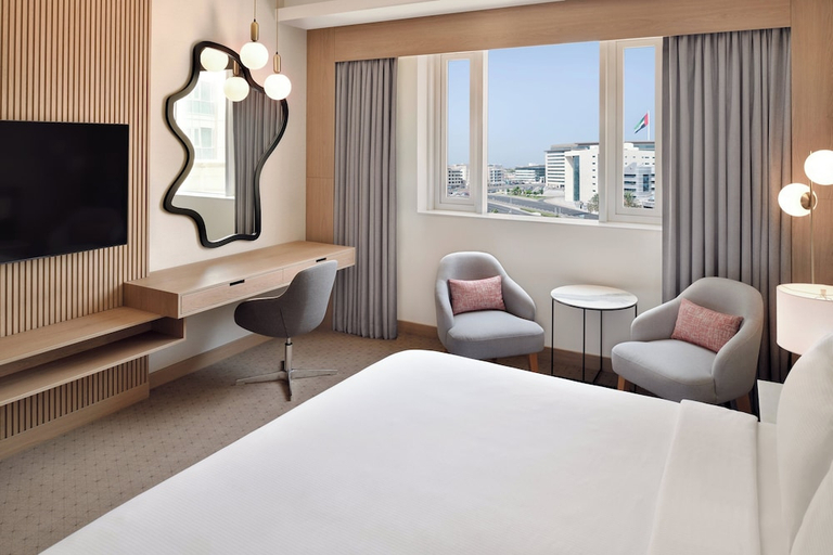 Bedroom 3, Crowne Plaza Jumeirah, Dubai