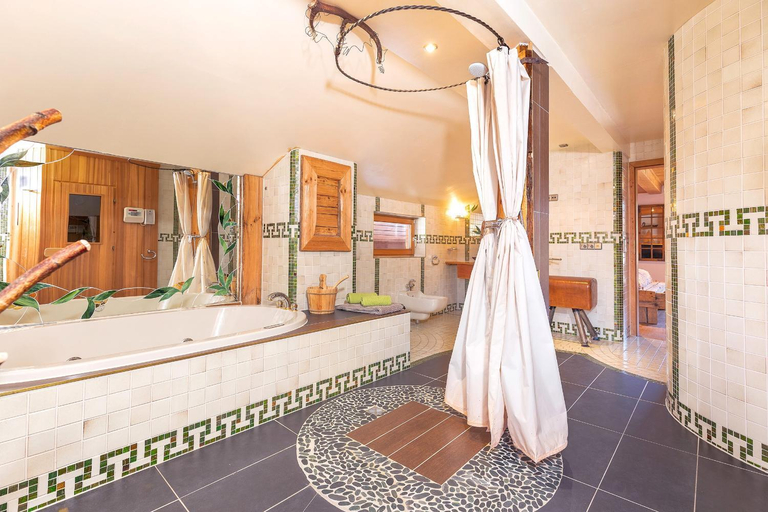 Bathroom 2, Kaiser Lodge, Traunstein