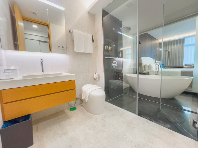 Bathroom 5, UHF HOTELS & RESORTS PINETREE, Johor Bahru