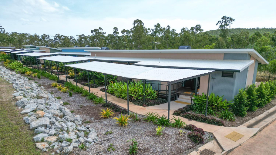 Sport & Beauty 4, Yanawal Units, Nhulunbuy