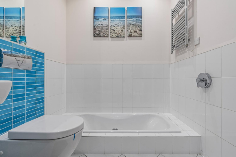 Bathroom 3, Brindley Apartment - City Centre - Free Parking, Birmingham