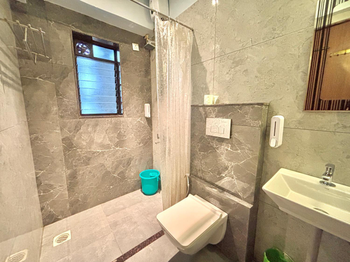 Bathroom 3, Misty Blues Resort & Villas, Pune