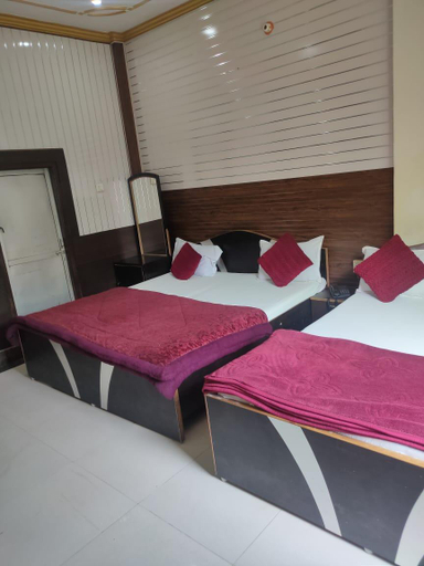 Bedroom 2, Goroomgo New Ashiyana Palace Near Railway Station Varanasi, Varanasi