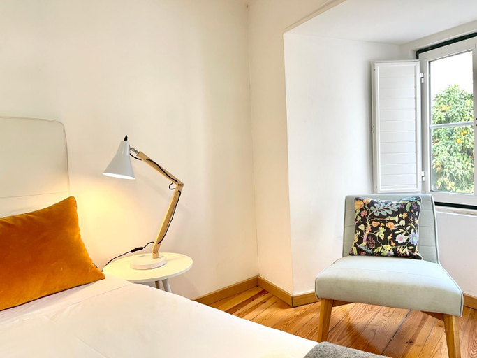 Bedroom 2, Apartments Center Alfama II, Lisbon