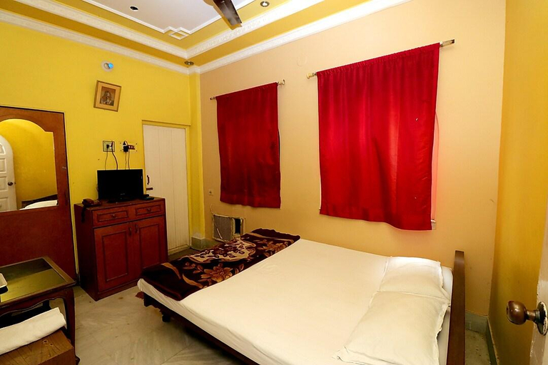 Bedroom 2, New Hotel White Palace, North 24 Parganas