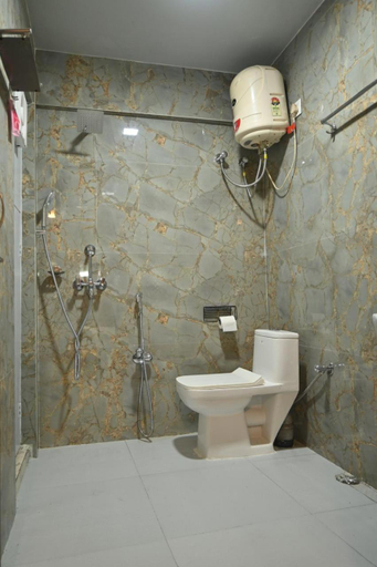 Bathroom 3, Azalea Holidays On Mall, Darjiling