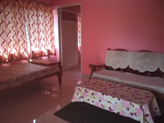 Bedroom 2, Lakshmi Vasan Homestay, Kodagu