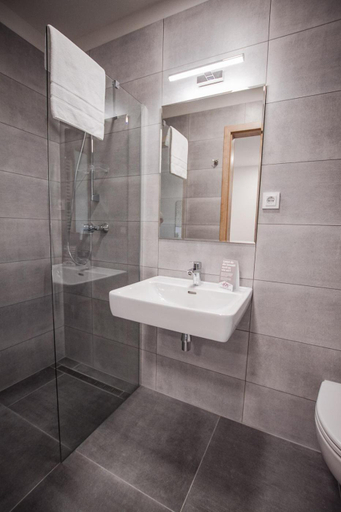 Bathroom 2, Alpine Hotel, Heidekreis