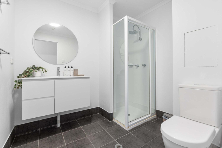 Bathroom 4, Quality Apartments Camperdown, Sydney