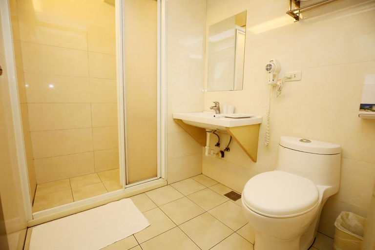 Bathroom 3, Tai Shin Hotel, Yulin