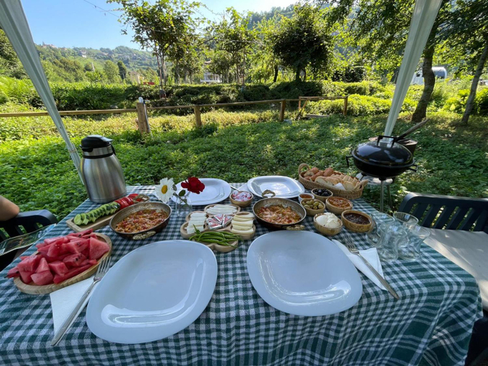 Food & Drinks 4, Hanging Garden Holiday Home Riverside, Ardeşen
