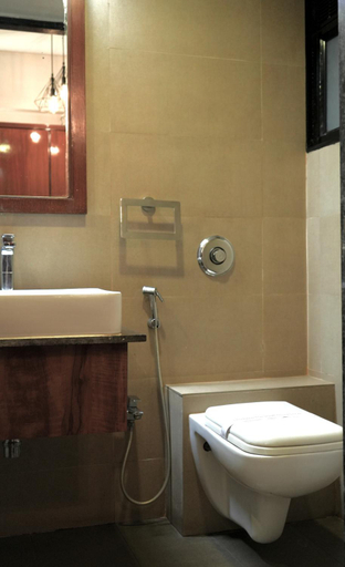 Bathroom 4, The Altruist Navi Mumbai Hotel, Thane
