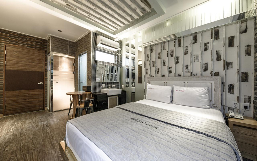 Bedroom 4, Daegu Dongseongno B&B, Buk