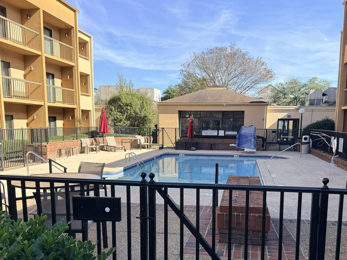 Swimming Pool 4, PRESTON SUITES by IHG, Montgomery