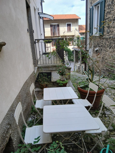 Others 4, Casa Giacomina, Lecco