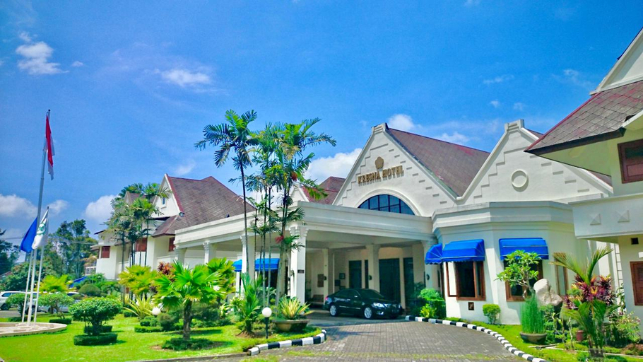 Exterior & Views 3, Kresna Hotel Wonosobo, Wonosobo
