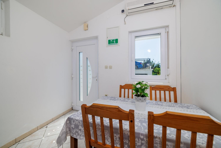 Others 5, Apartments Marija, Senj
