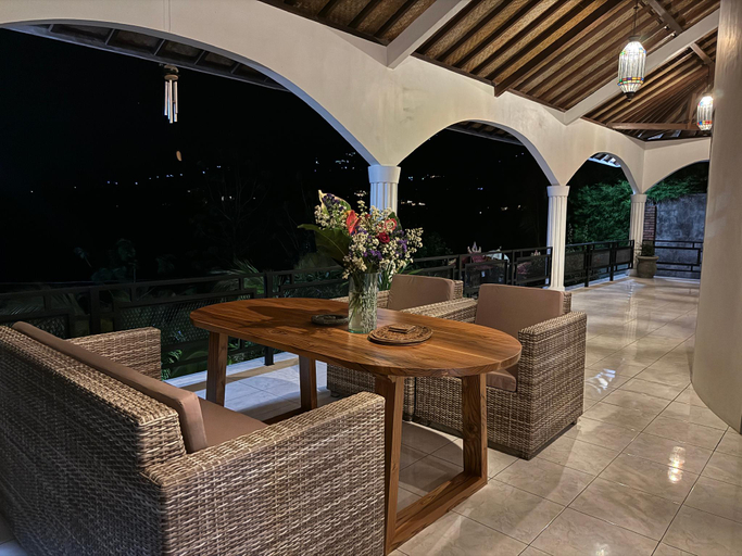 Food & Drinks 5, The Kayuputih, Buleleng