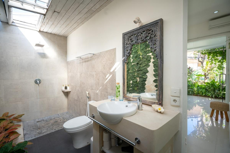 Bathroom 3, Villa 888 Eat Shop Play - 3BR Private Pool Oberoi, Badung