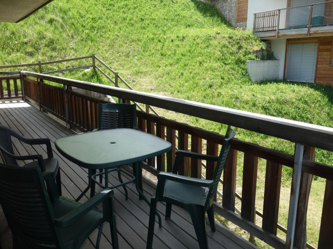 Others 4, Traditional Apartment With Balcony, Sion