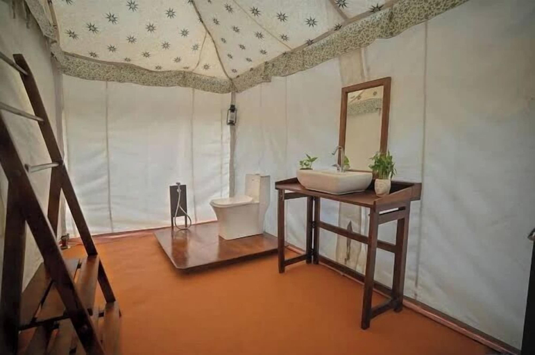 Bathroom, Triveni Retreat Prayagraj, Allahabad
