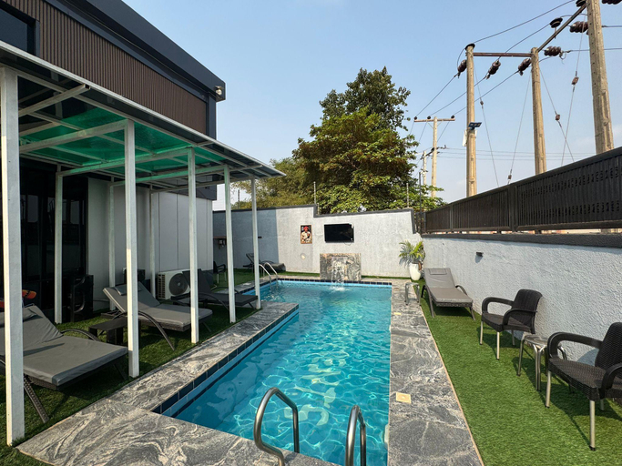 4, Bottega Apartment and Suites, Oshimili South