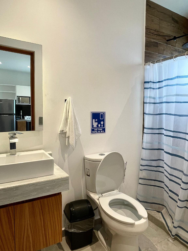 Bathroom 2, DOI 45 Apartment, Cozumel