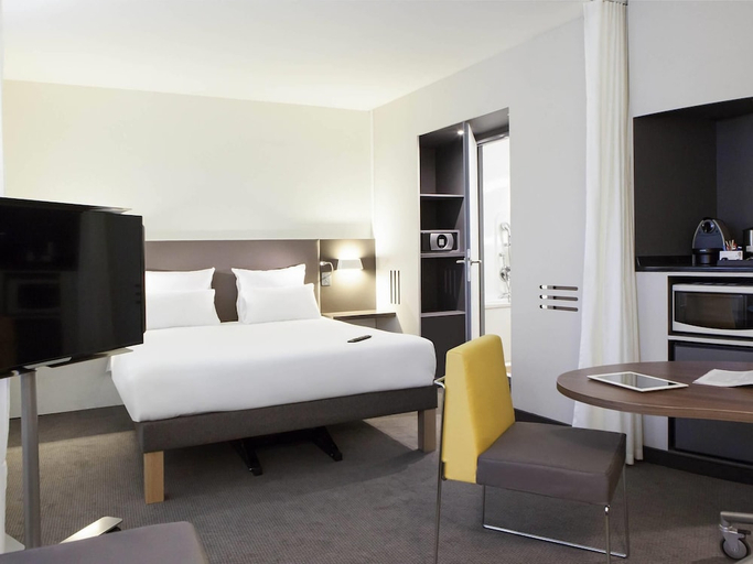 Bedroom 2, Novotel Suites Lille Europe, Nord