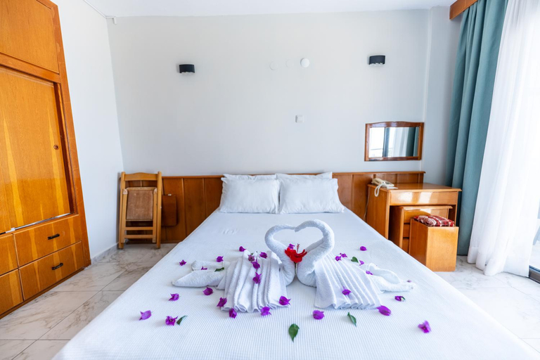 Bedroom 4, Cidihan Hotel, Kuşadası