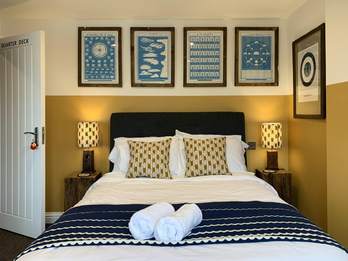 Others 4, The Blue Bell Inn, Hampshire