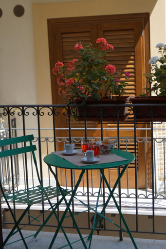 Others 5, Guascone Apartments, Palermo
