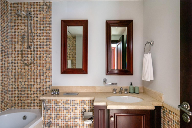 Bathroom, Frank Porter - Reehan 5, Dubai