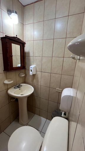 Bathroom 5, Hotel Casa Morazan, Granada