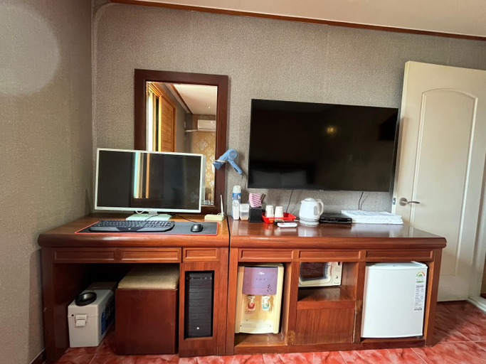 Others 2, Motel Alibaba, Busanjin