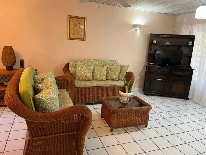 Living area, Reduit Quay Condo
