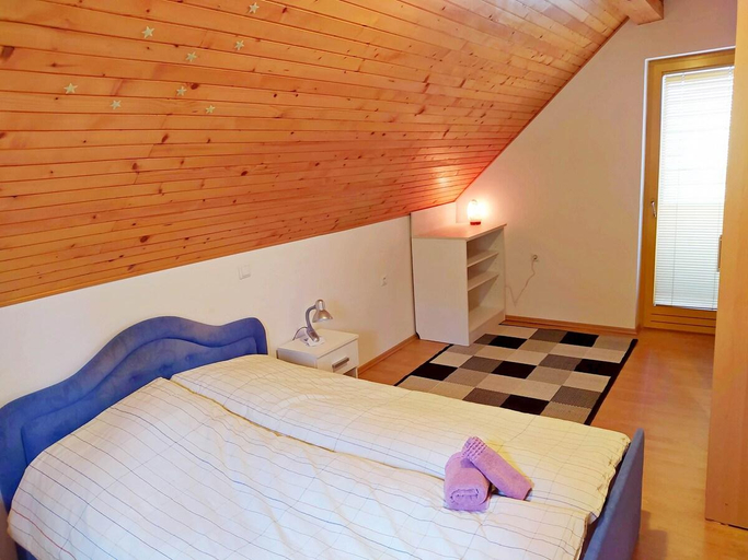 Bedroom 1, Quiet family house Butterfly place, Domžale
