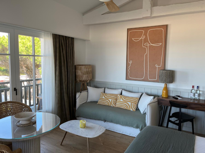 Others 5, Residence Les Suites Pereire, Gironde