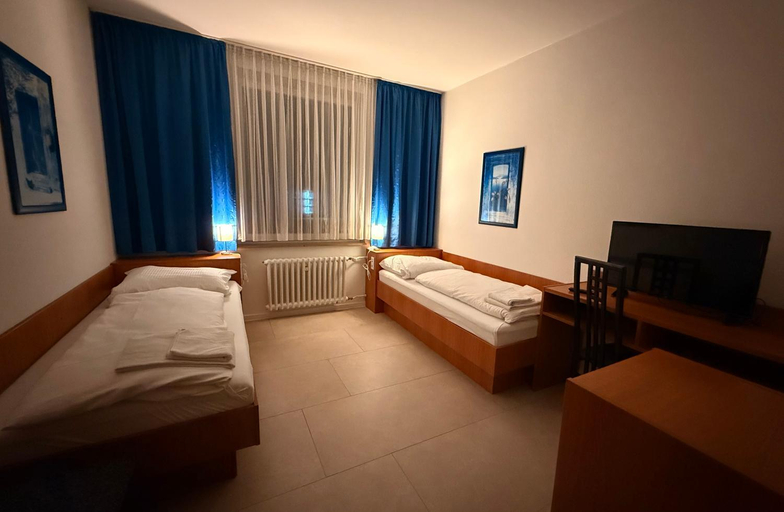 Others 2, Hotel G&K, Hildesheim
