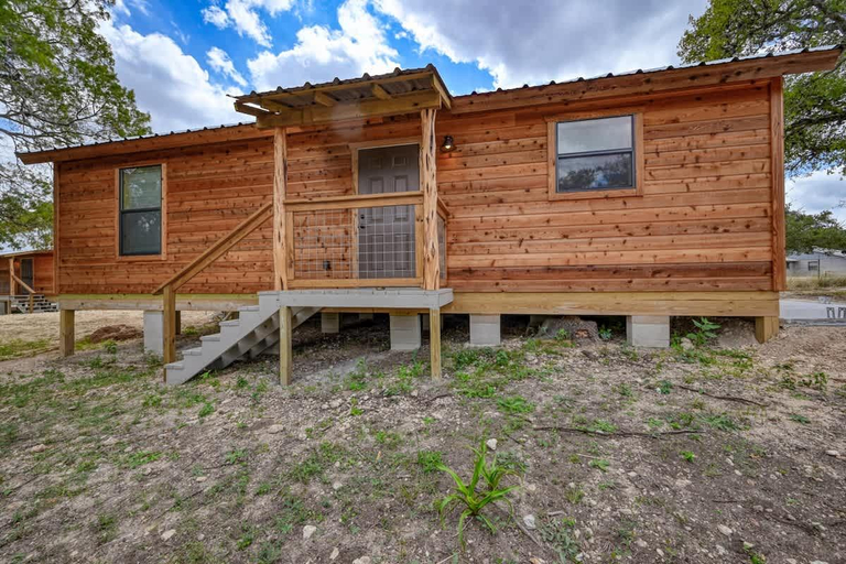 Exterior view 3, Rustic Cabin With Firepit and Grill - 10 Mins to Main St, Gillespie