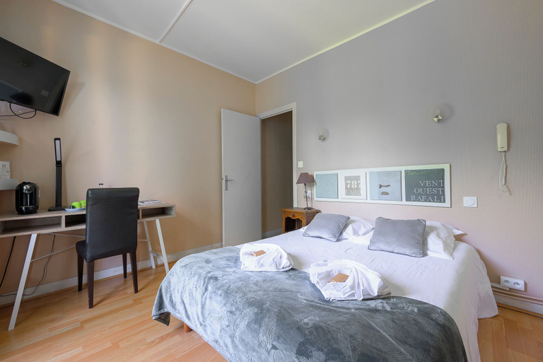 Bedroom 2, Hôtel de la Beauronne, Dordogne