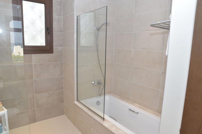 Bathroom 4, Wateera Jebel Sifah, Quriyat