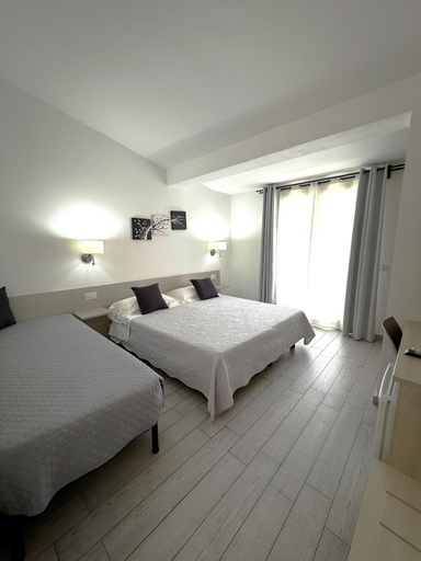 Others 2, Bentus B&B, Cagliari