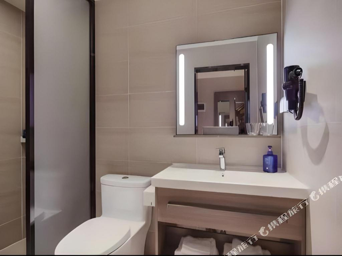 Bathroom 4, GreenTree Inn Zhenjiang Dagang New District Tongga, Zhenjiang
