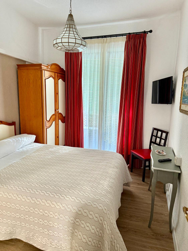 Bedroom 3, Pensión Zurita, Granada