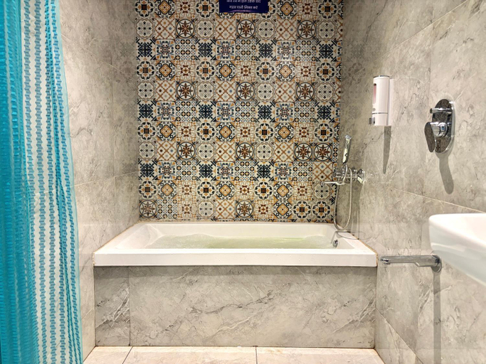 Bathroom 3, Misty Blues Resort & Villas, Pune