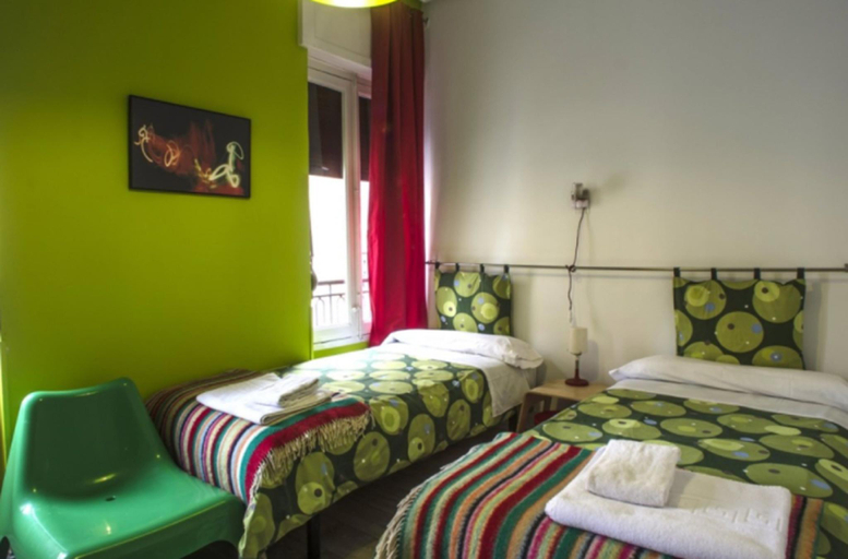 Bedroom 5, Pension Blanca B&B, León